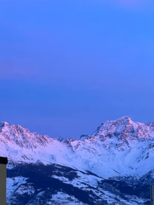 ピーラLa Finestra Sulla Montagna - The Window On The Mountainアパートメント エクステリア 写真